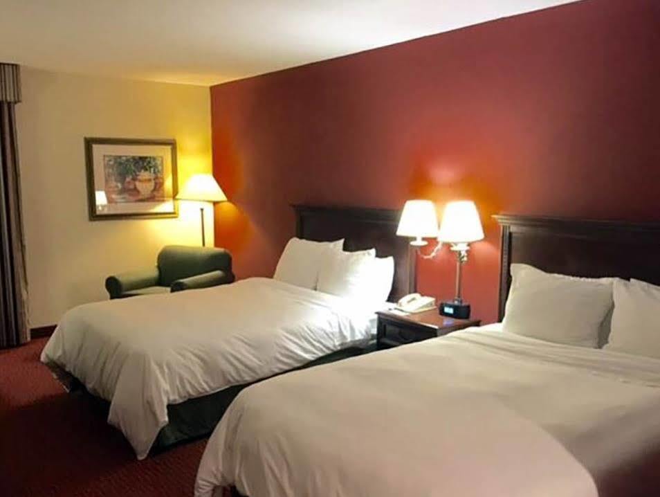 Clarion Hotel Indianapolis Exterior foto